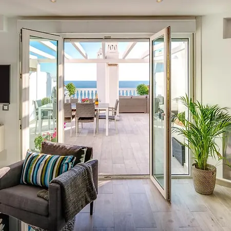 Balcon De Apartment