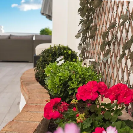 Balcon De Apartment